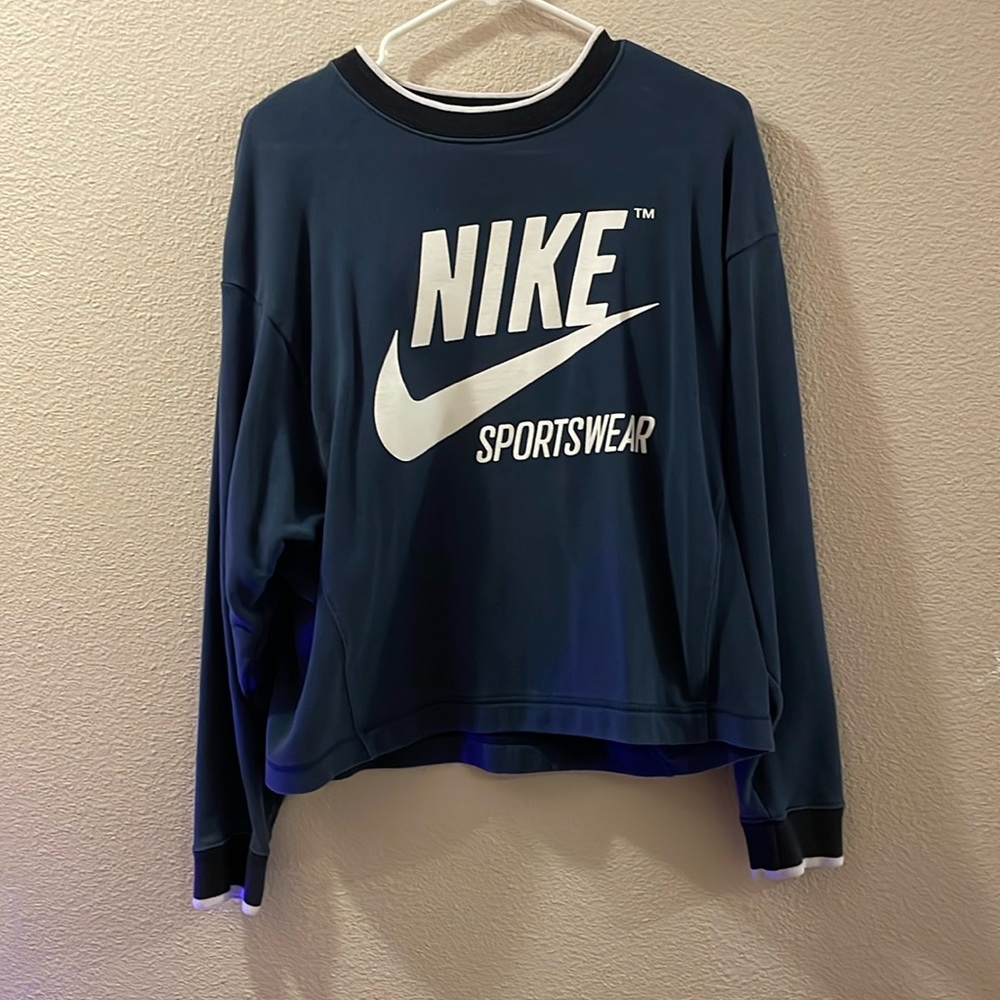 Nike semi crop top